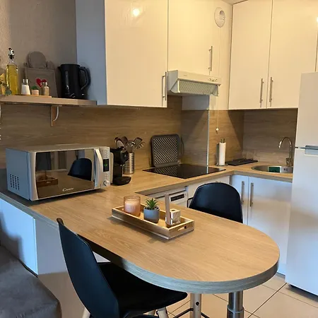 Cosy T2 Proche Commodites Et Fréjus