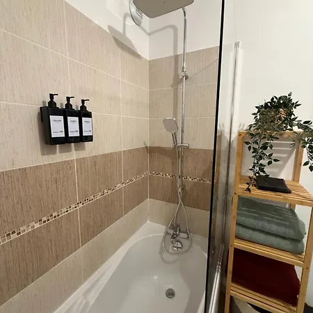 Cosy T2 Proche Commodites Et *